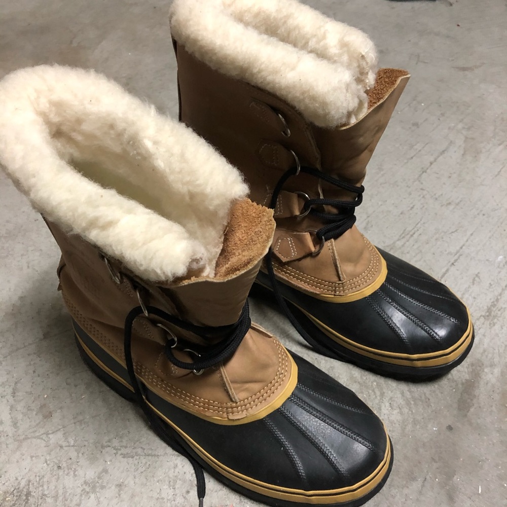 Sorel Men’s Size 11 barely worn Caribou duck boots
